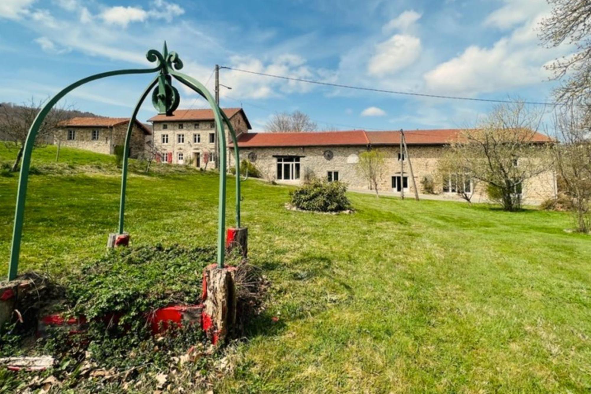 Lavoine Villa De Luxe, Nichee Dans Les Montagnes מראה חיצוני תמונה